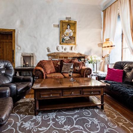 Historical Two-Bedroom Apartment With Sauna, Jacuzzi And Fireplace Tallinn Exterior photo